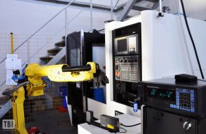 Integracja robota FANUC z tokarką TBI TC 300 Compact